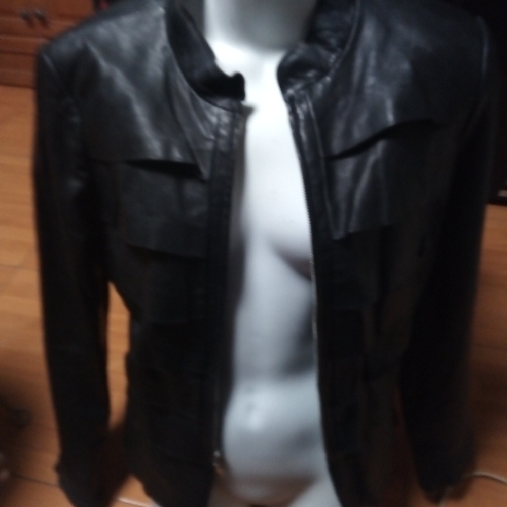 WHITE/BLACK LEATHER JACKET